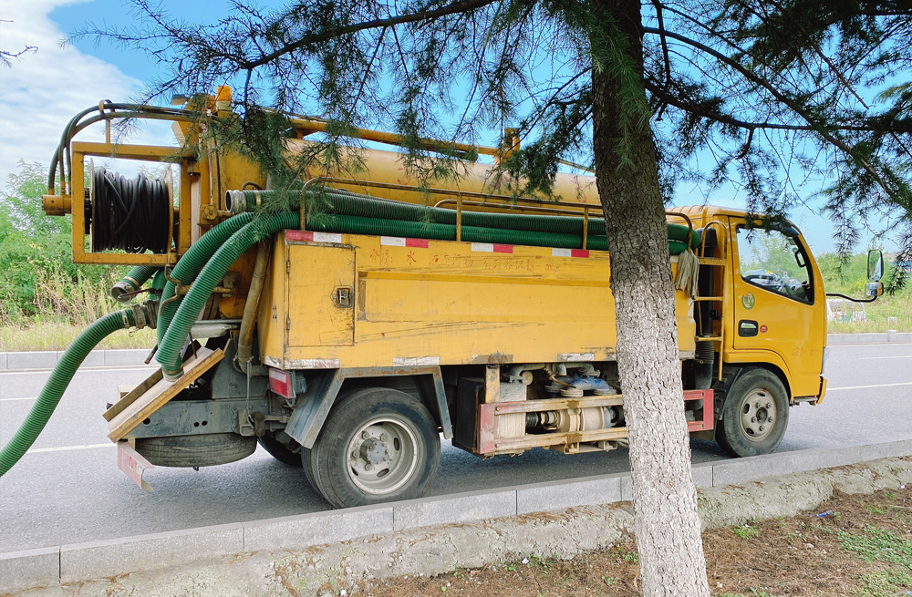 283锁四清洗抽粪车