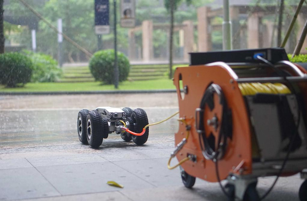 285锁四管道检测机器人