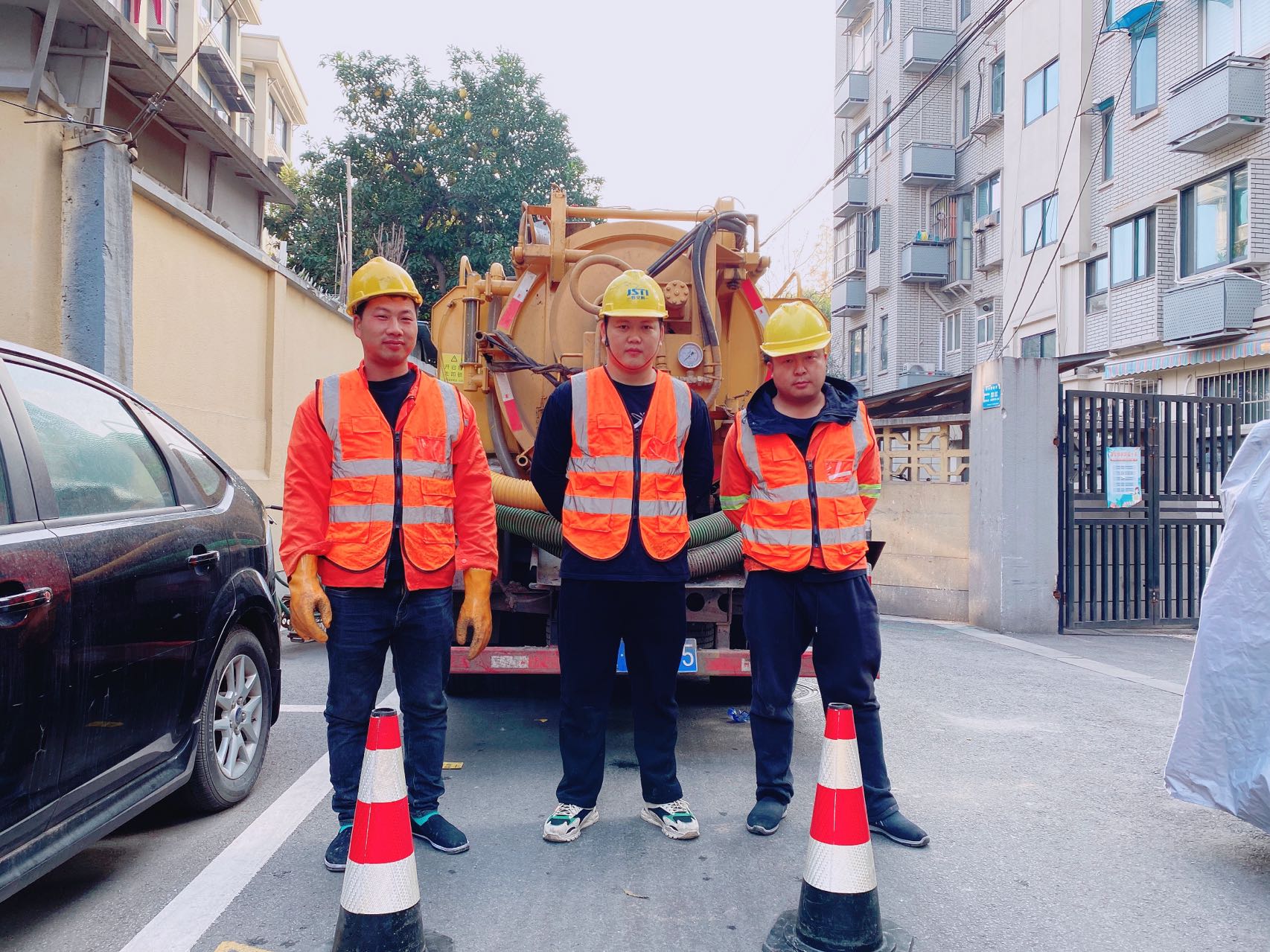 锁四南京某小区管道清淤检测施工